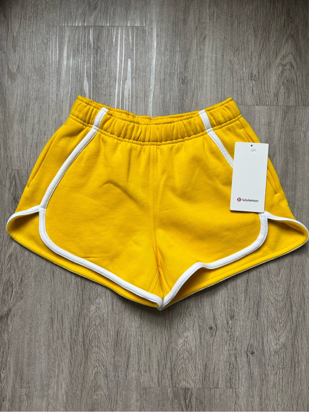 Lululemon Scuba Oversized Mid-Rise Short 3” –  Size XS